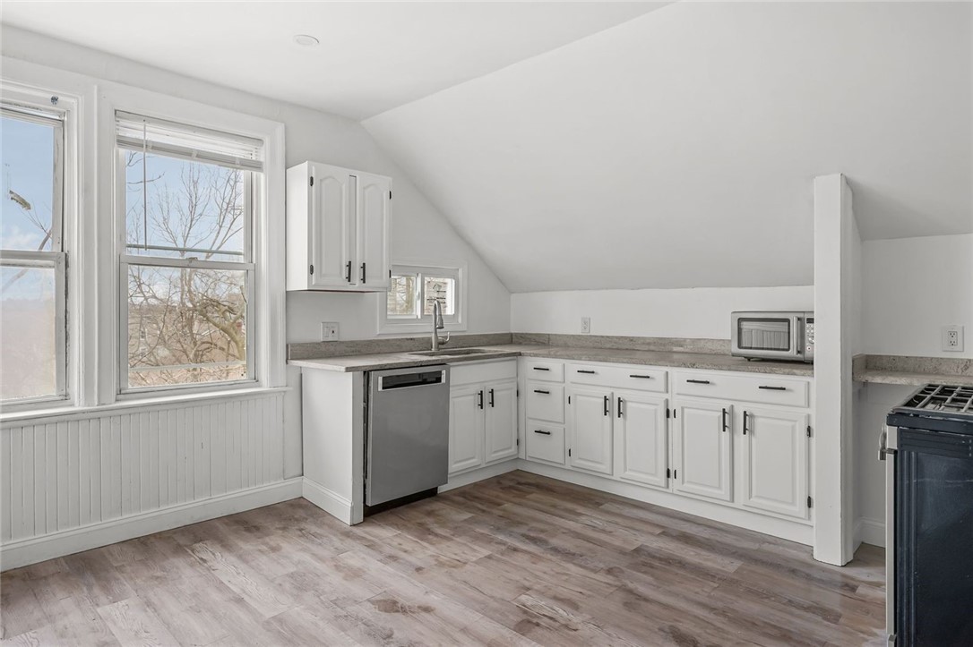 123 Radcliffe Avenue 3rd floor