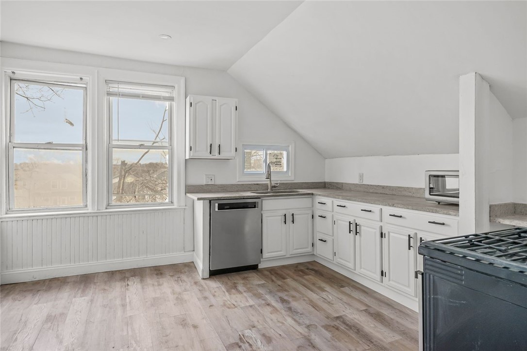 123 Radcliffe Avenue 3rd floor