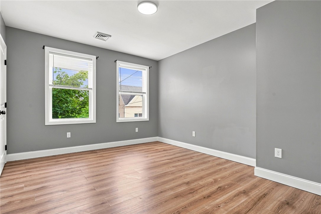 91 Niagara Street