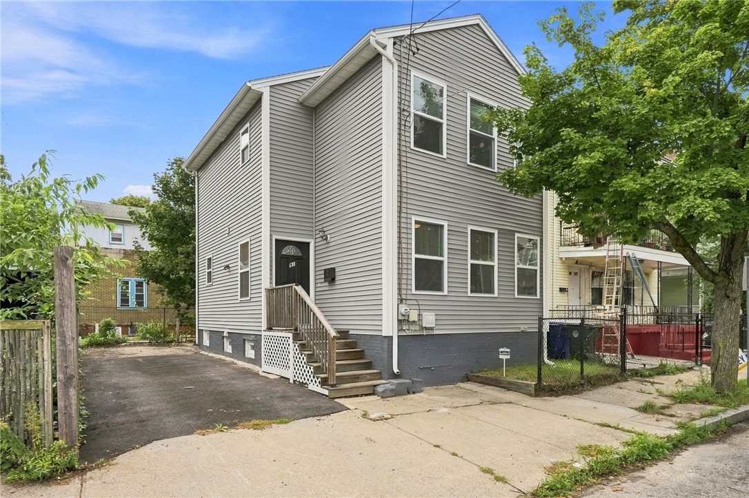91 Niagara Street