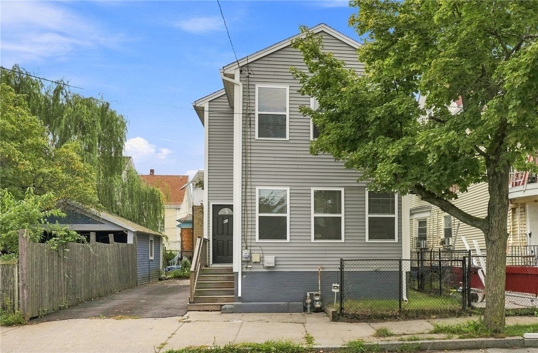 91 Niagara Street