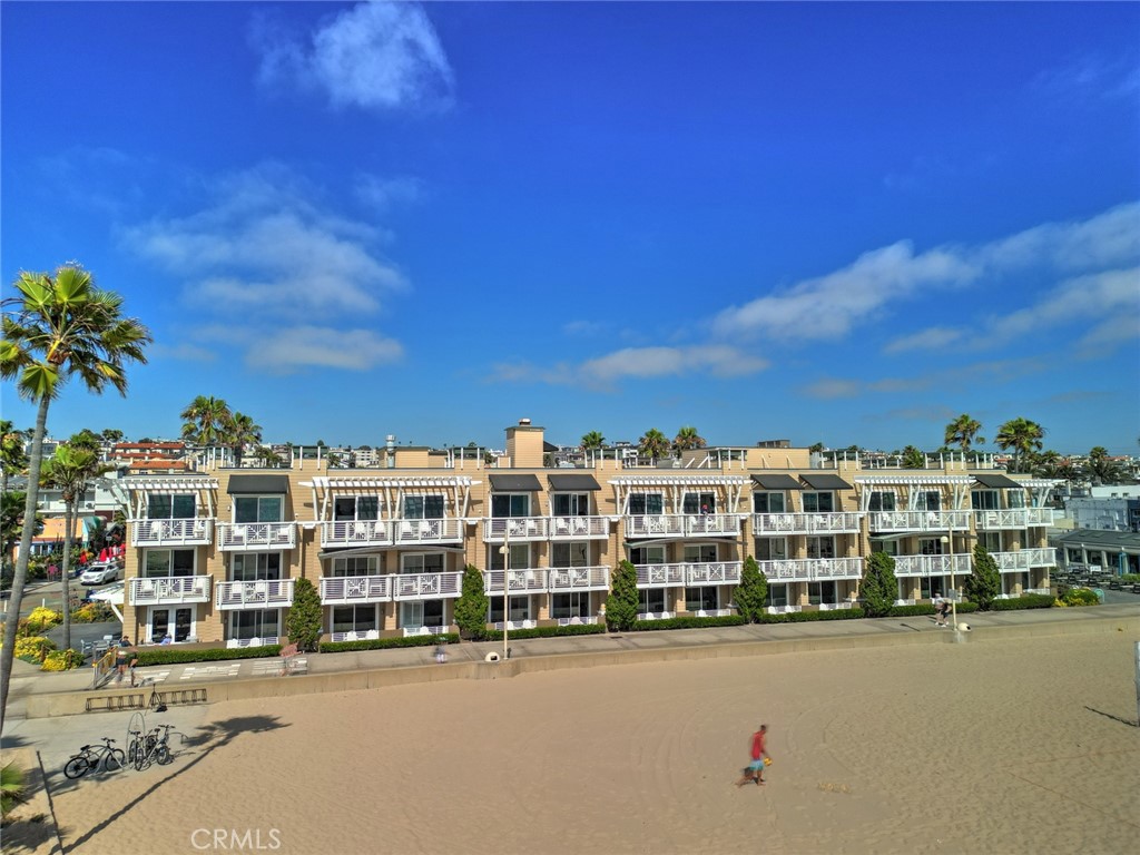 1300 The Strand 316