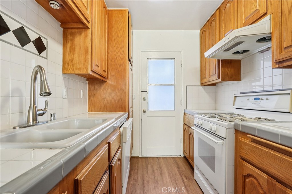 532 Rosecrans Avenue