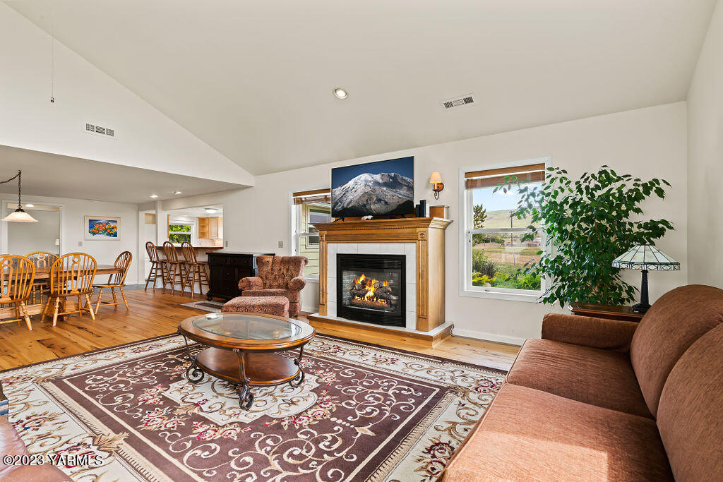200 Shaw Rd