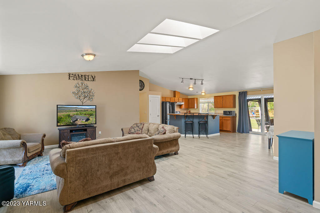590 Pine Mountain Dr
