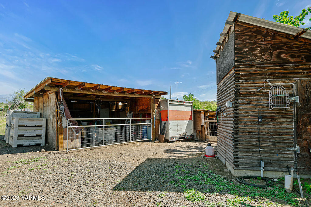 590 Pine Mountain Dr