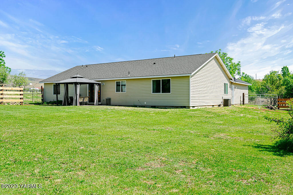 590 Pine Mountain Dr