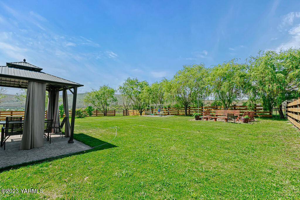 590 Pine Mountain Dr