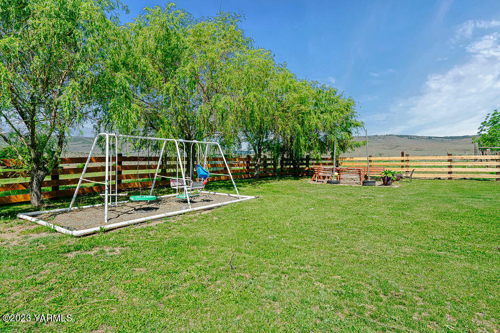 590 Pine Mountain Dr