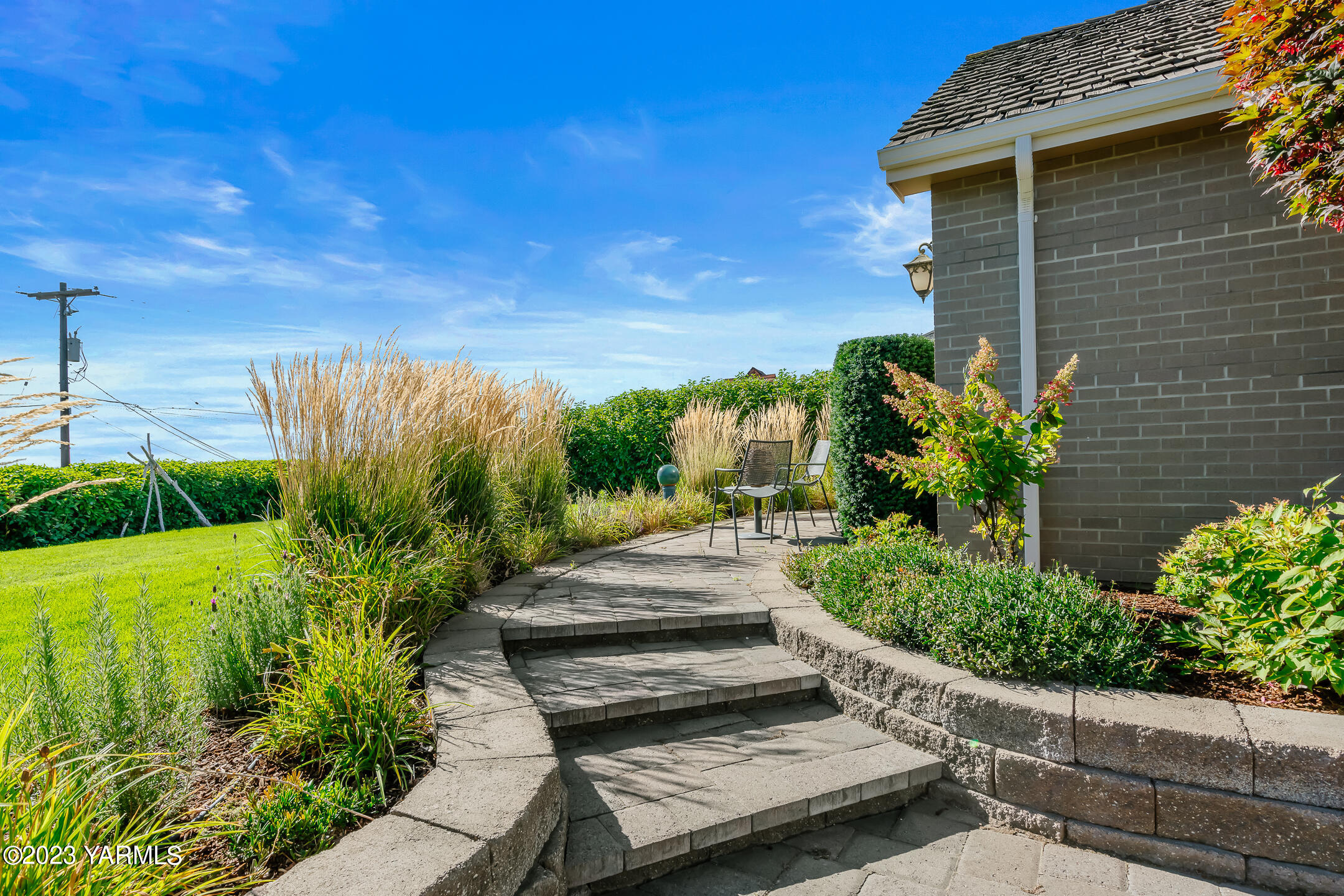 803 Cobblestone Pl