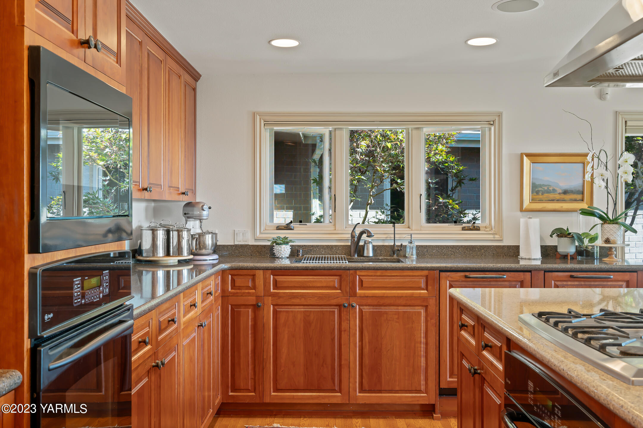 803 Cobblestone Pl