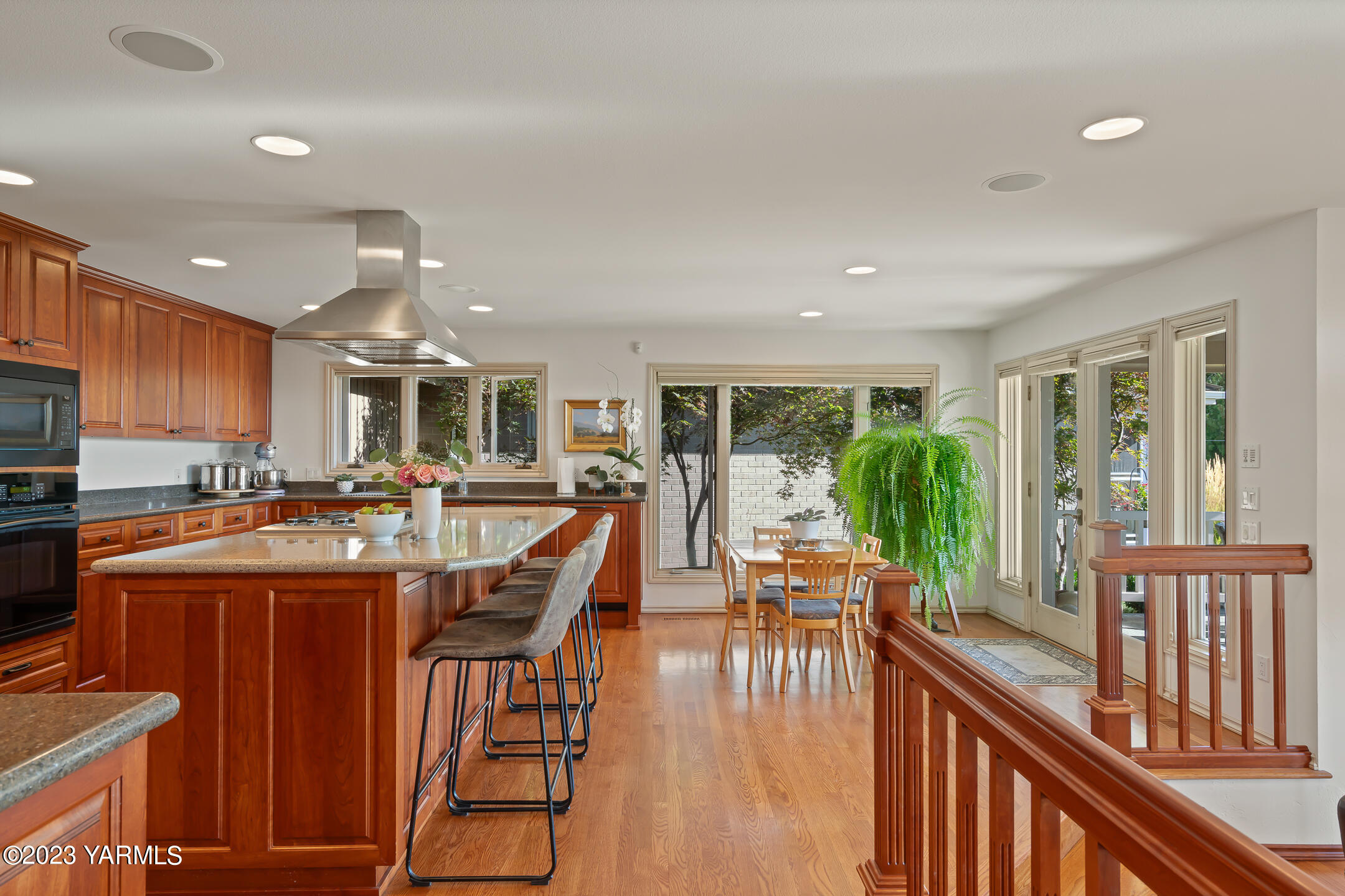 803 Cobblestone Pl