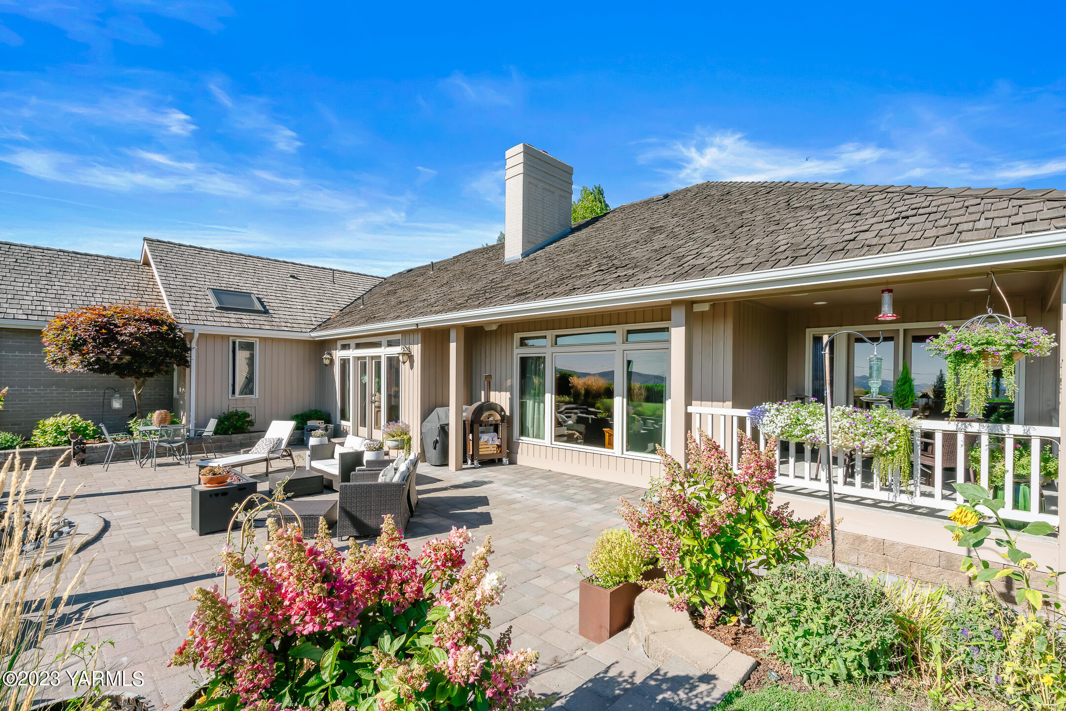 803 Cobblestone Pl