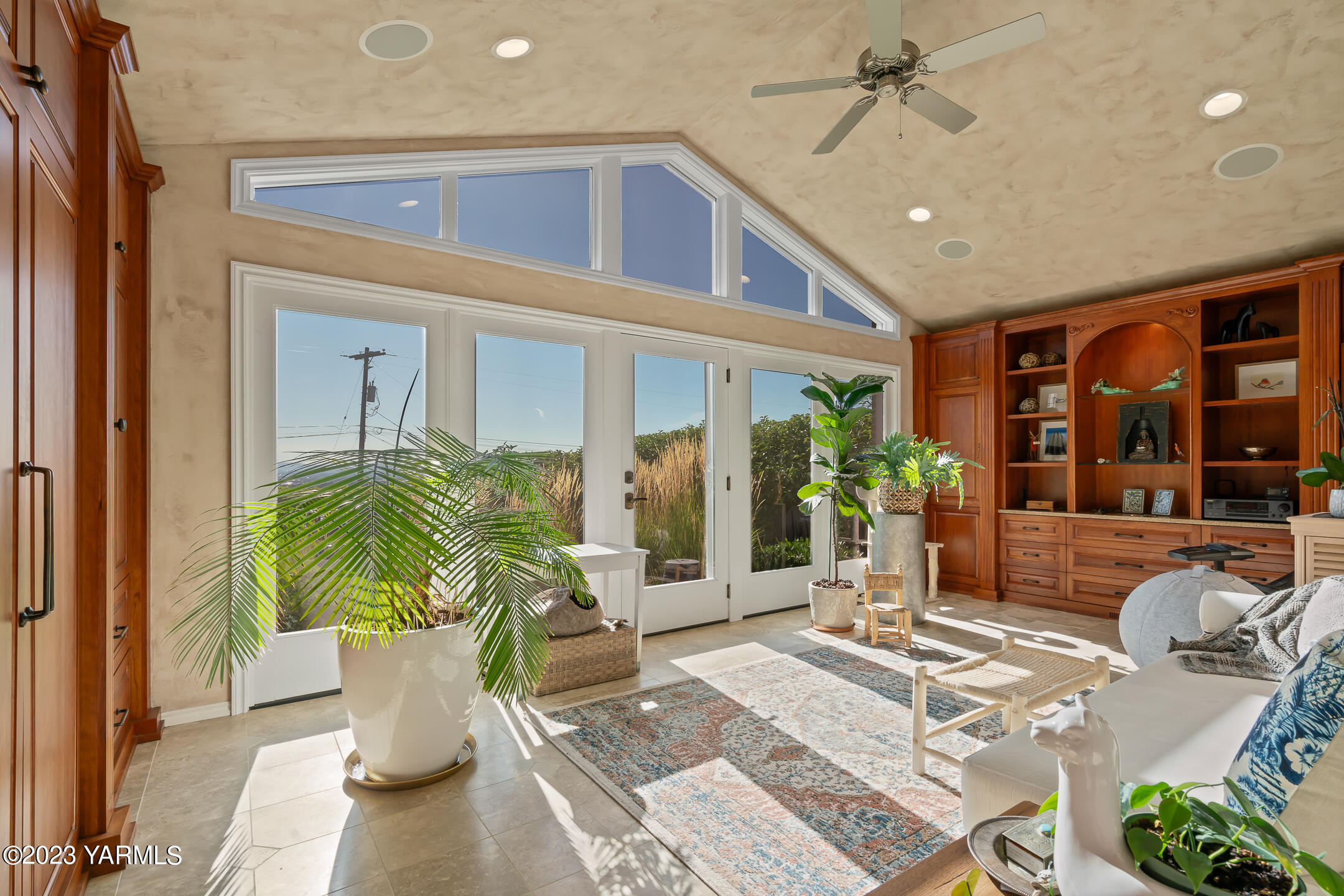 803 Cobblestone Pl