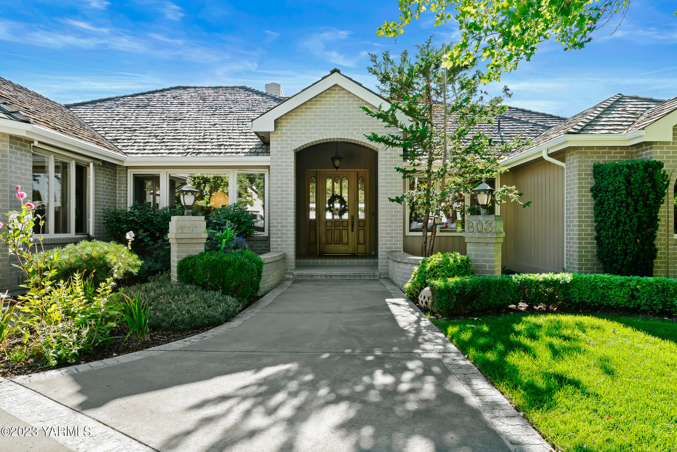 803 Cobblestone Pl