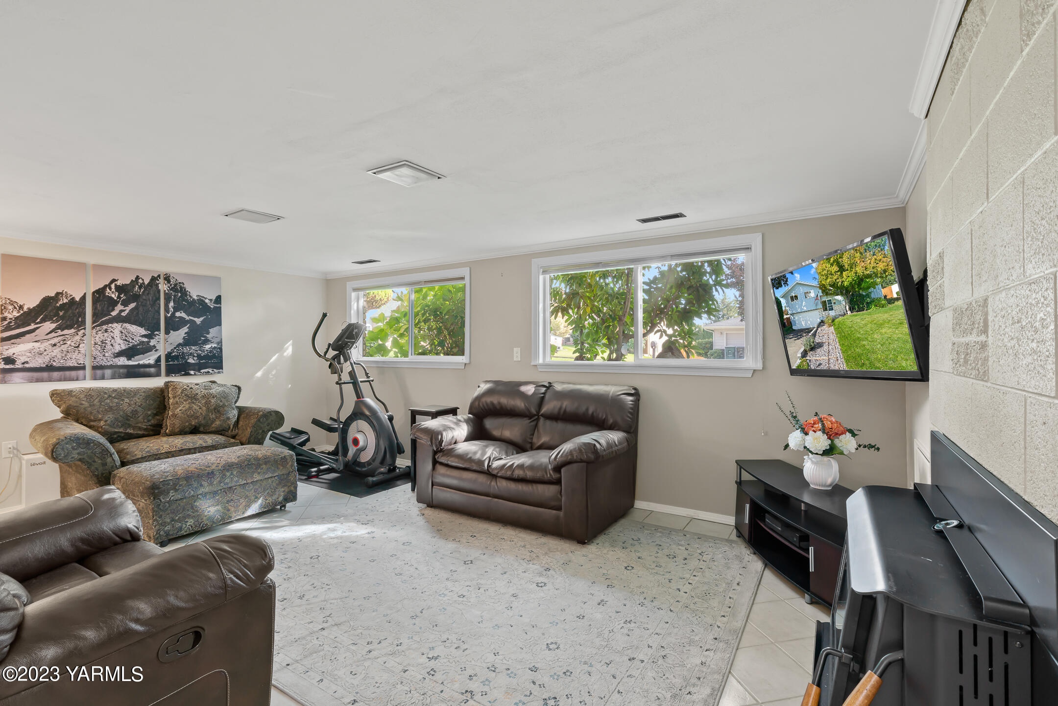 604 N 52nd Ave