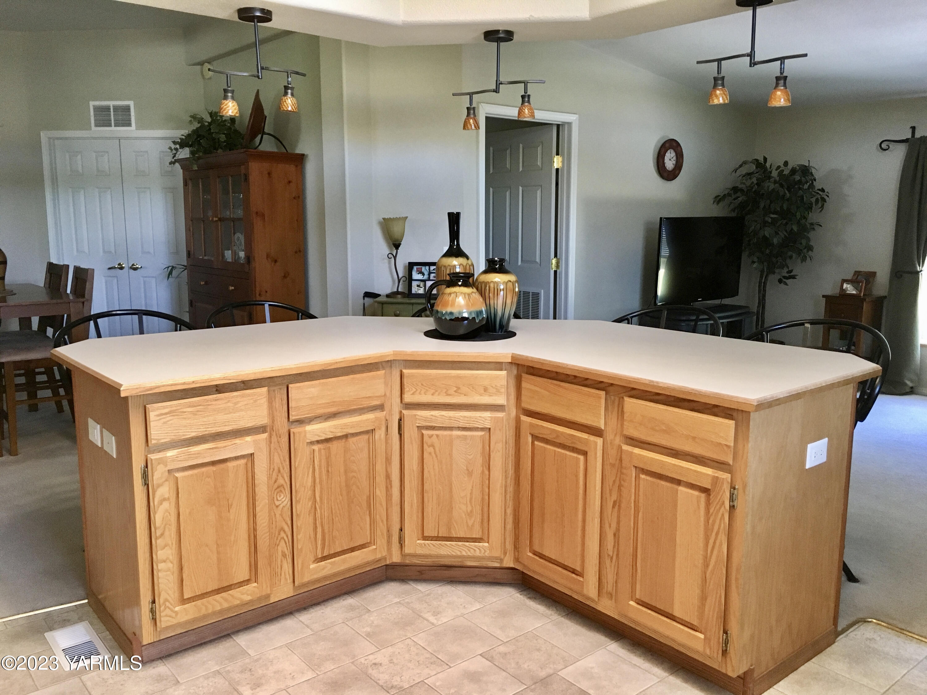 810 Pleasant Valley Rd
