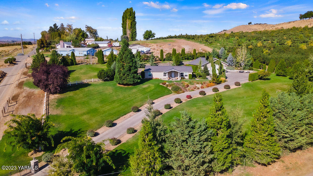 810 Pleasant Valley Rd