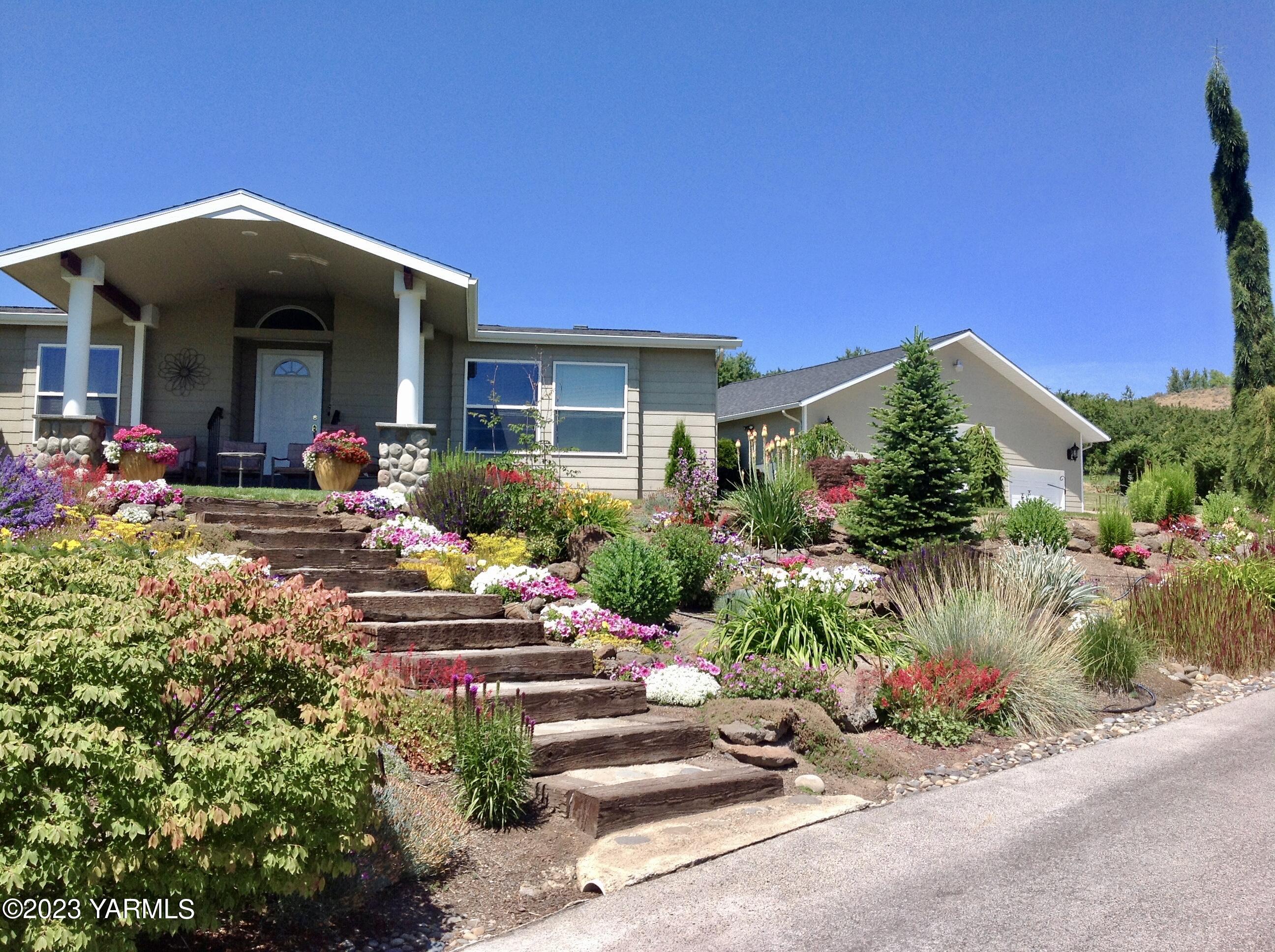 810 Pleasant Valley Rd
