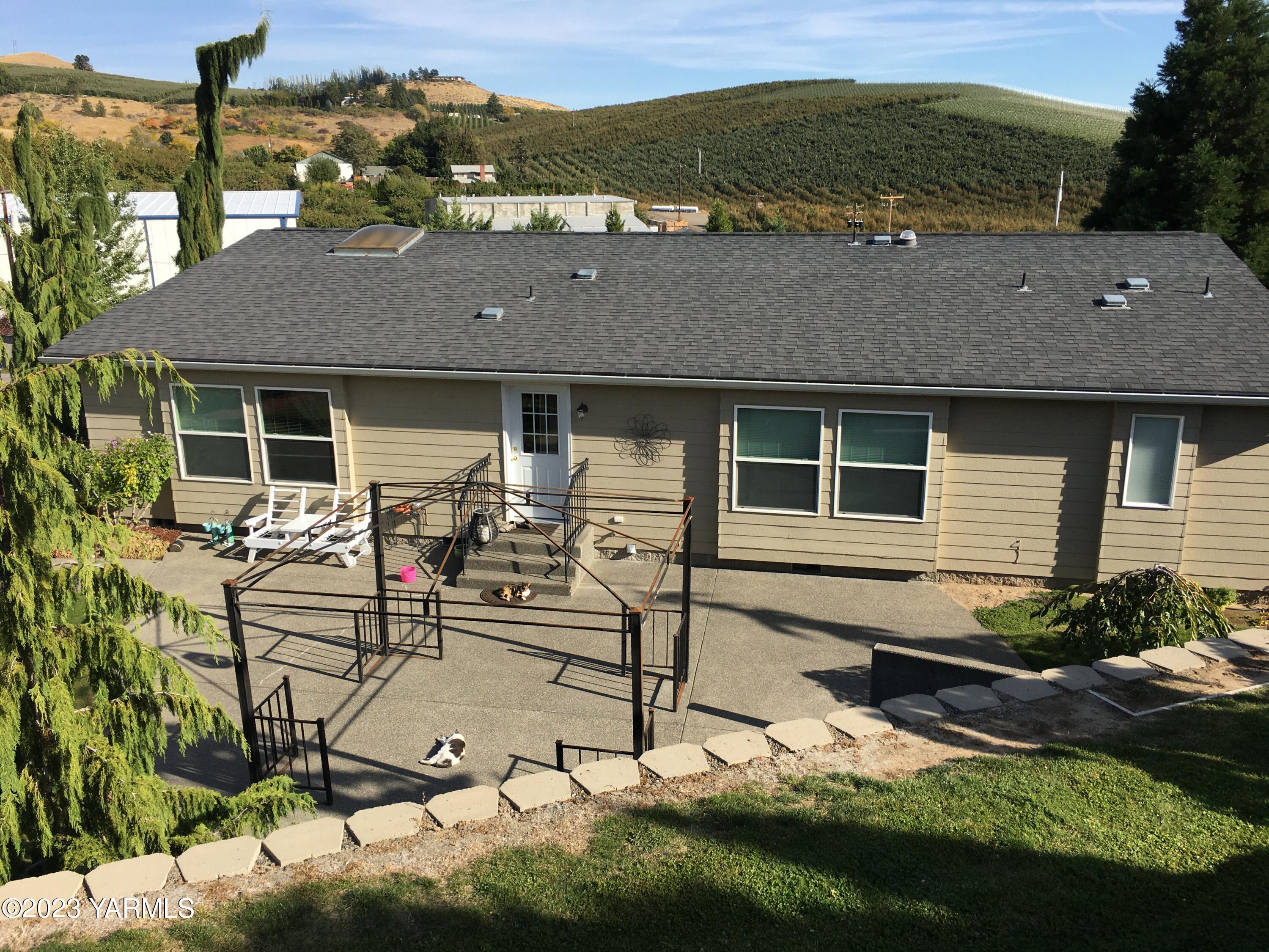 810 Pleasant Valley Rd