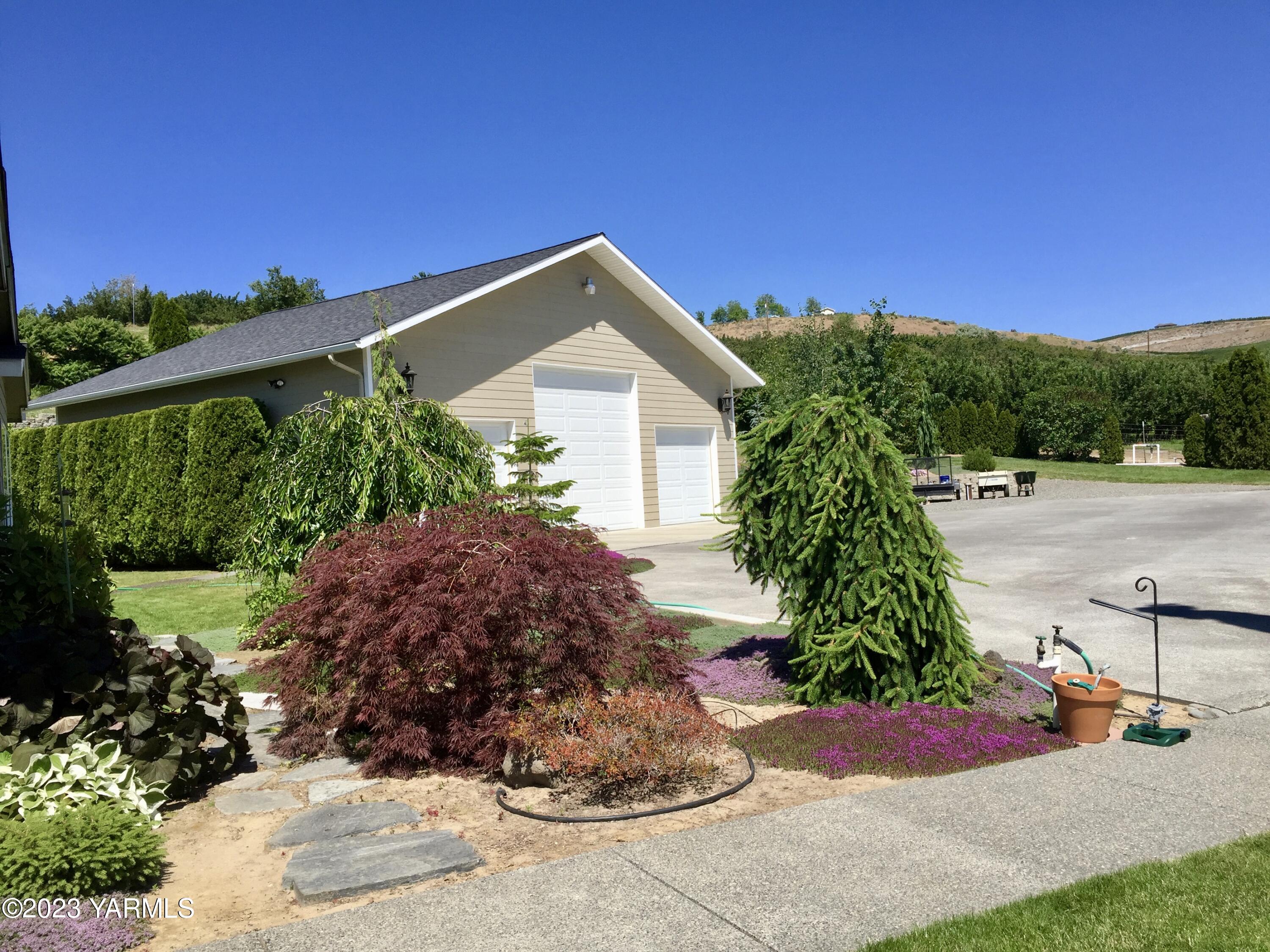 810 Pleasant Valley Rd