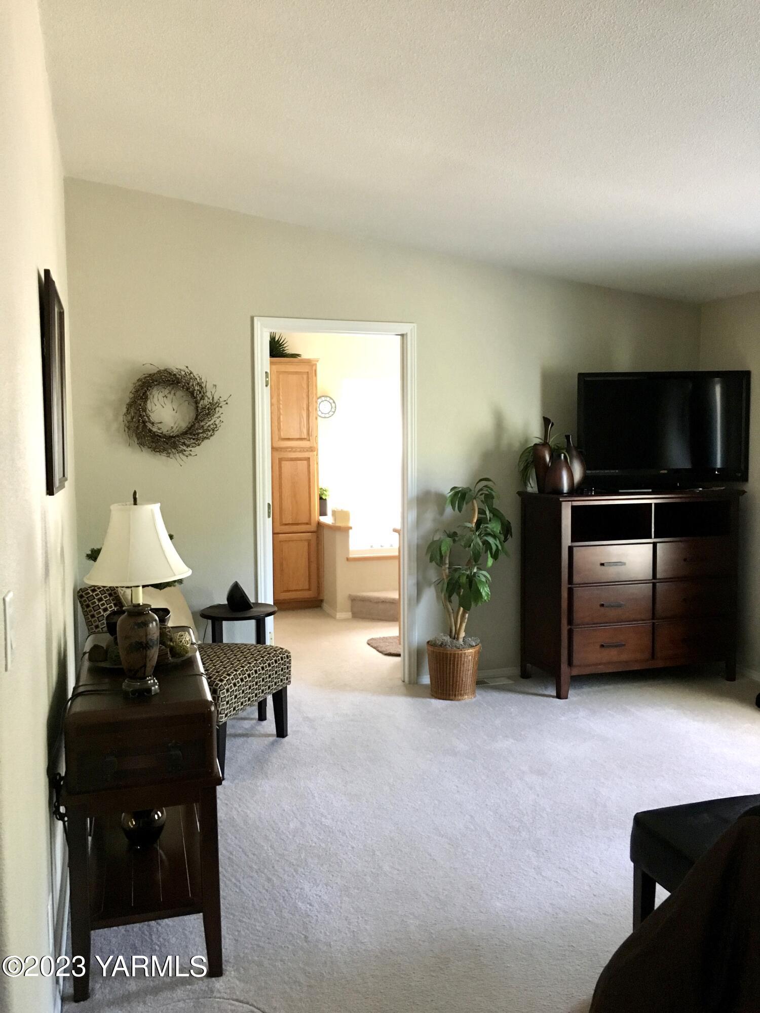 810 Pleasant Valley Rd