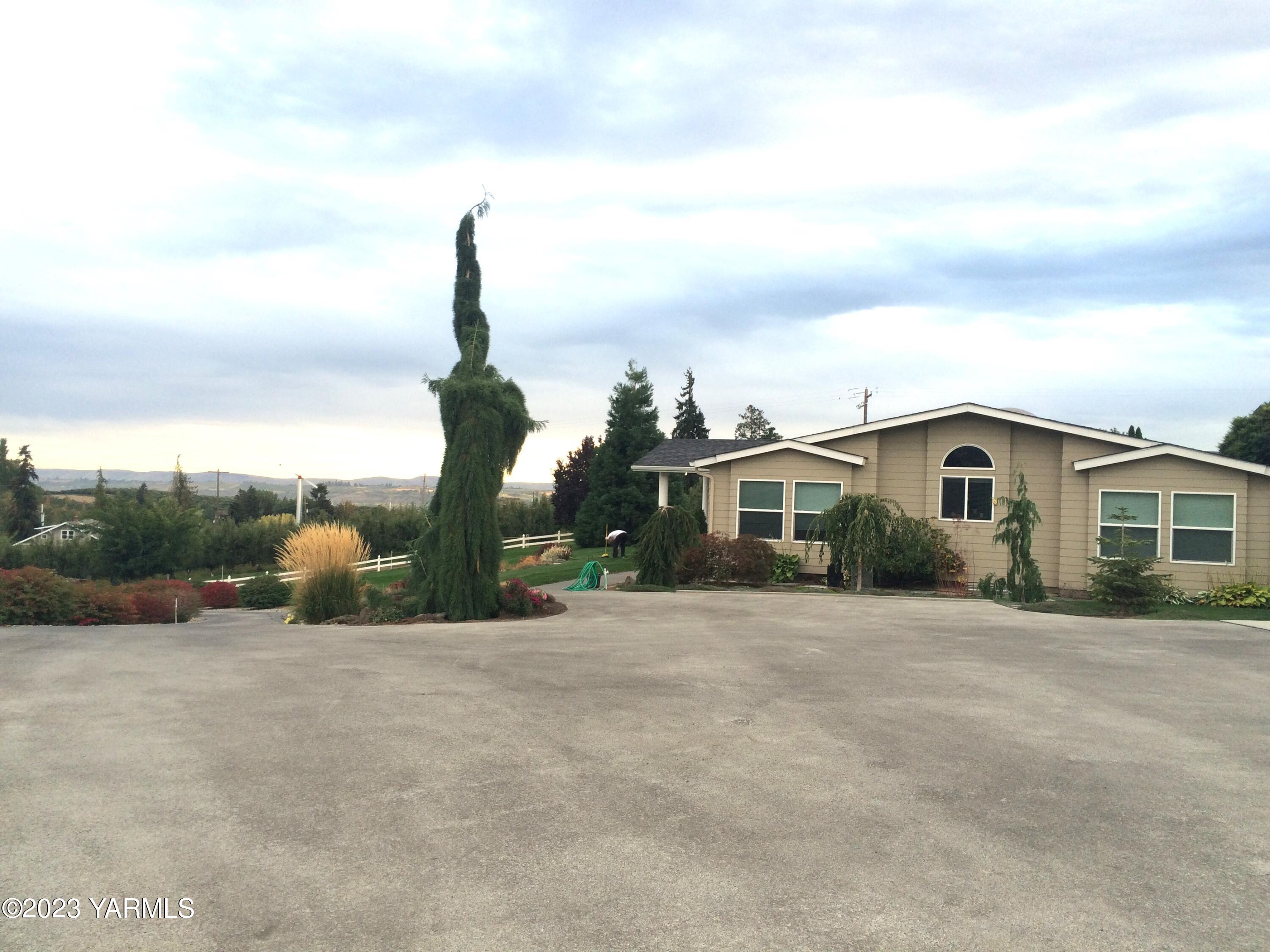 810 Pleasant Valley Rd