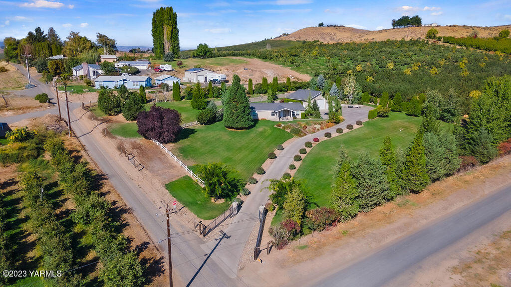 810 Pleasant Valley Rd