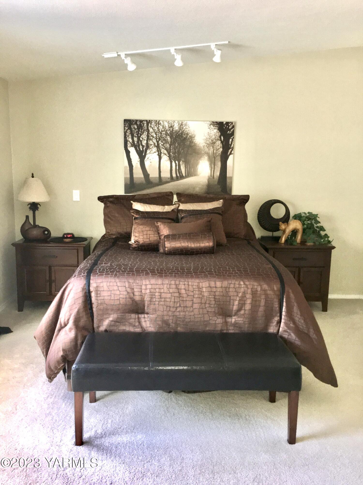810 Pleasant Valley Rd
