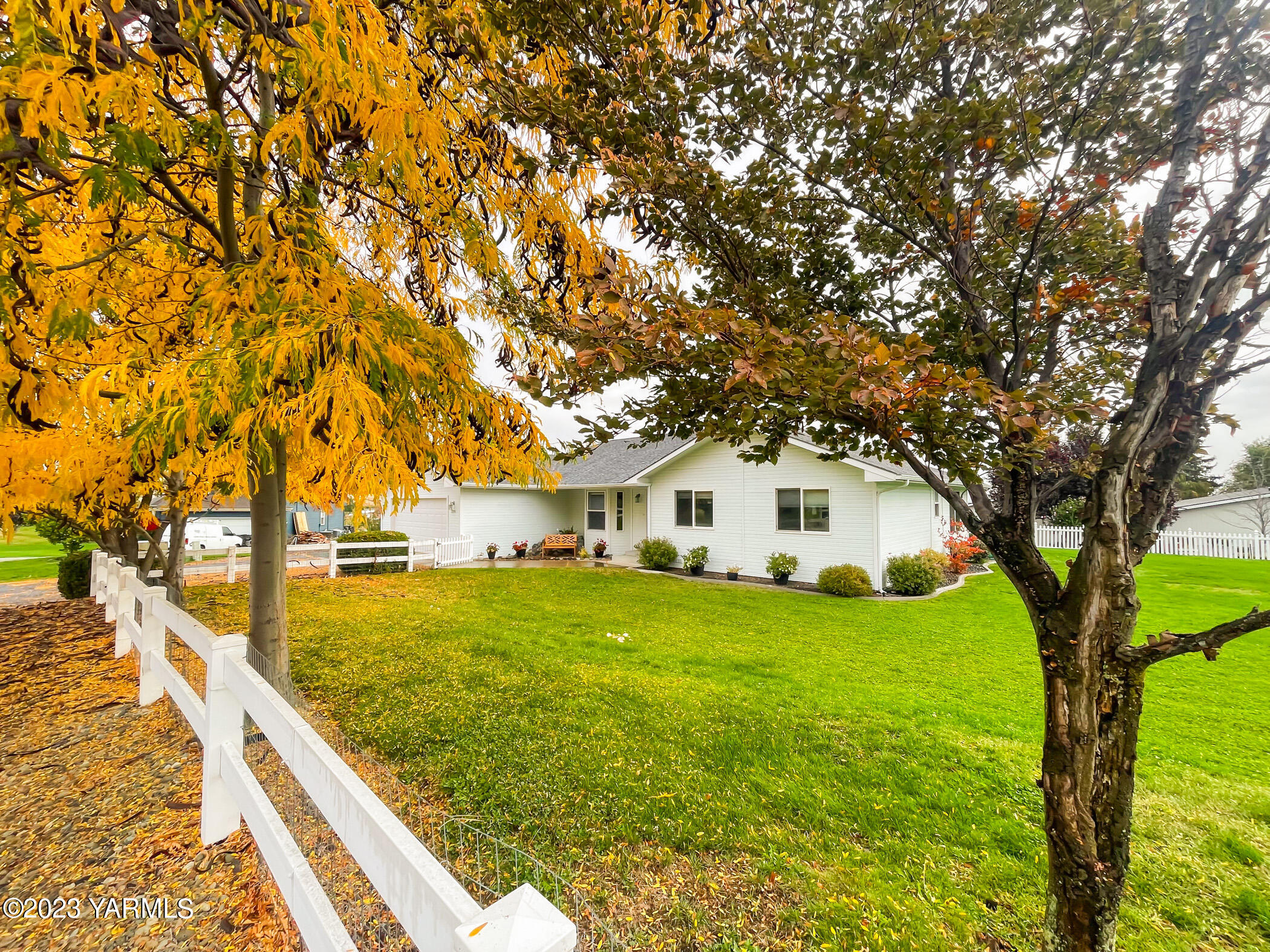 2291 Selah Loop Rd
