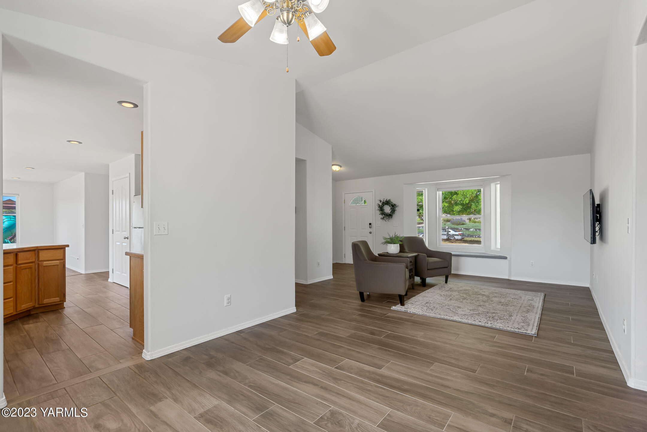 2291 Selah Loop Rd