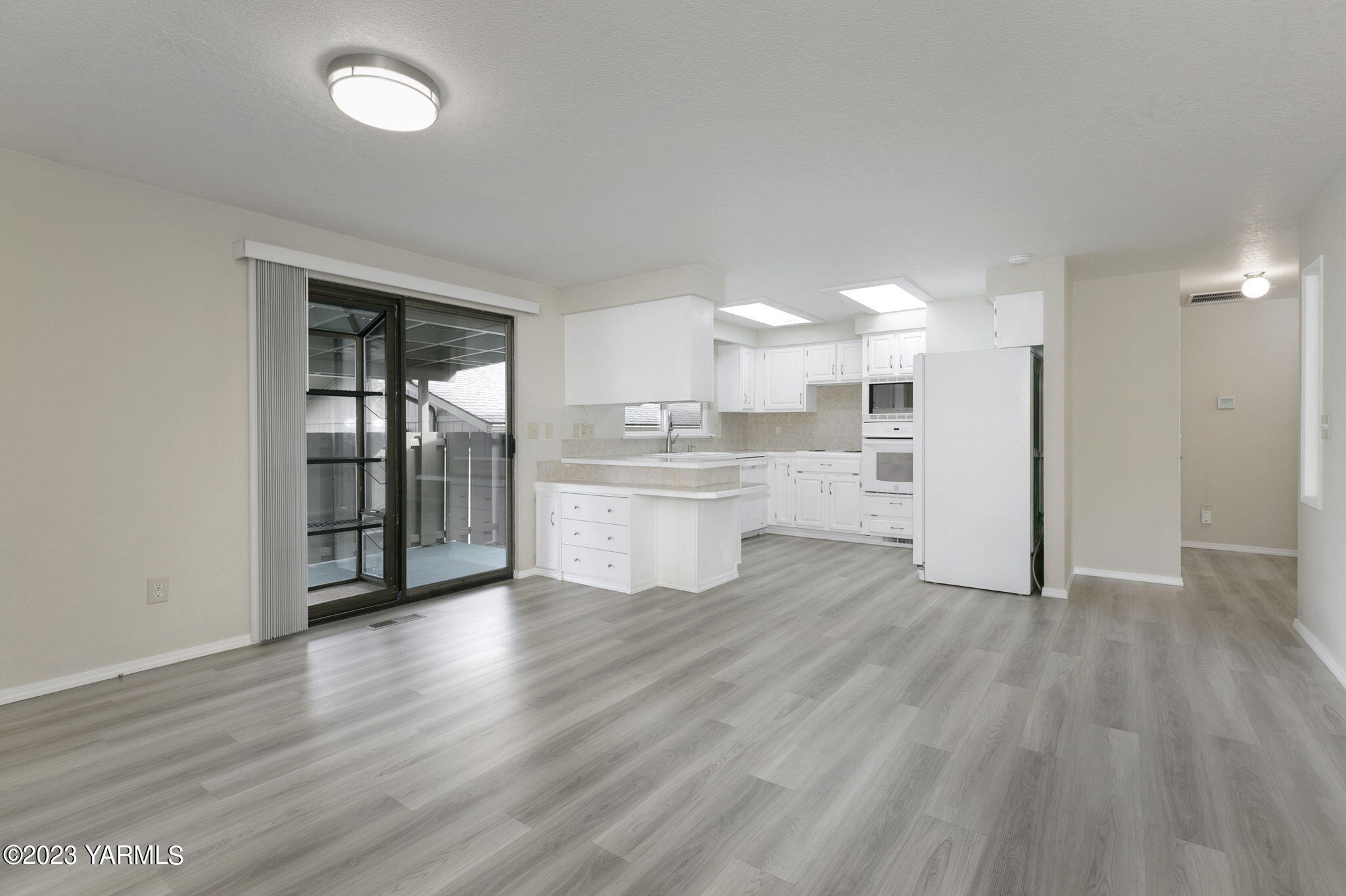 3008 Redwood Way