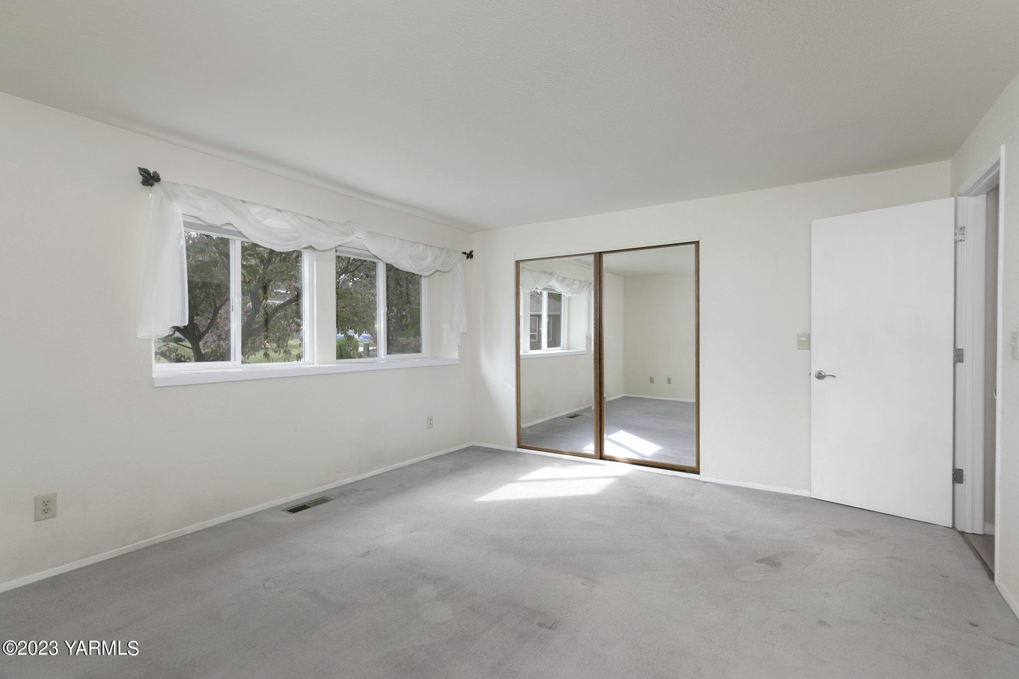 3008 Redwood Way