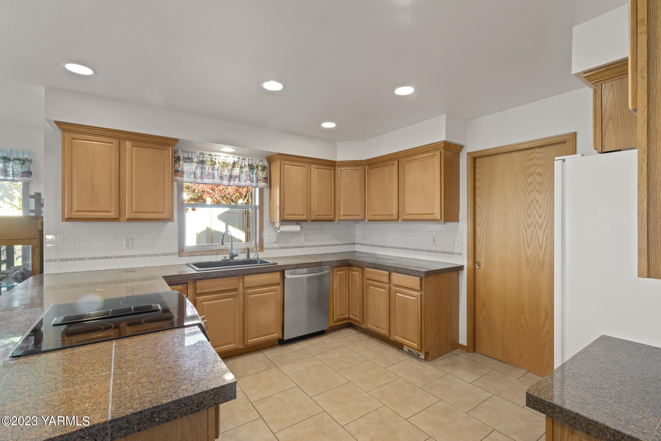 6119 Summitview Ave Unit: 7