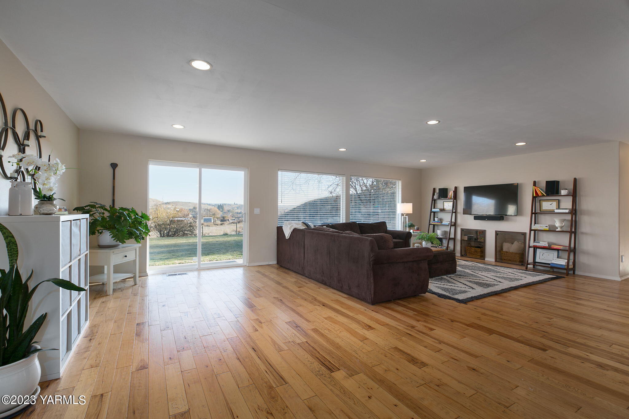85 Parish Rd