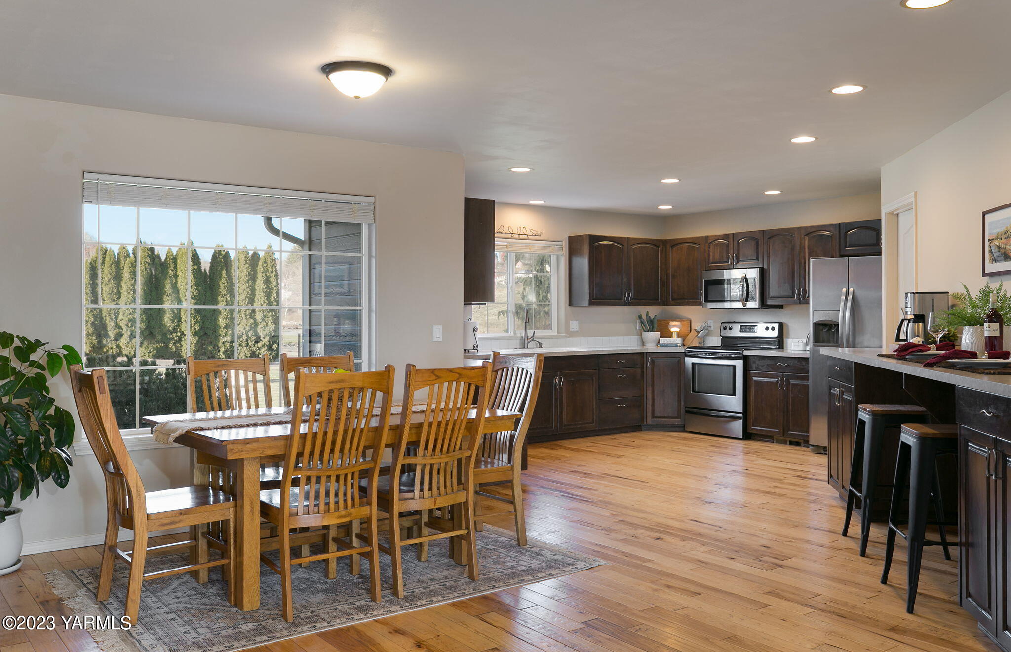 85 Parish Rd