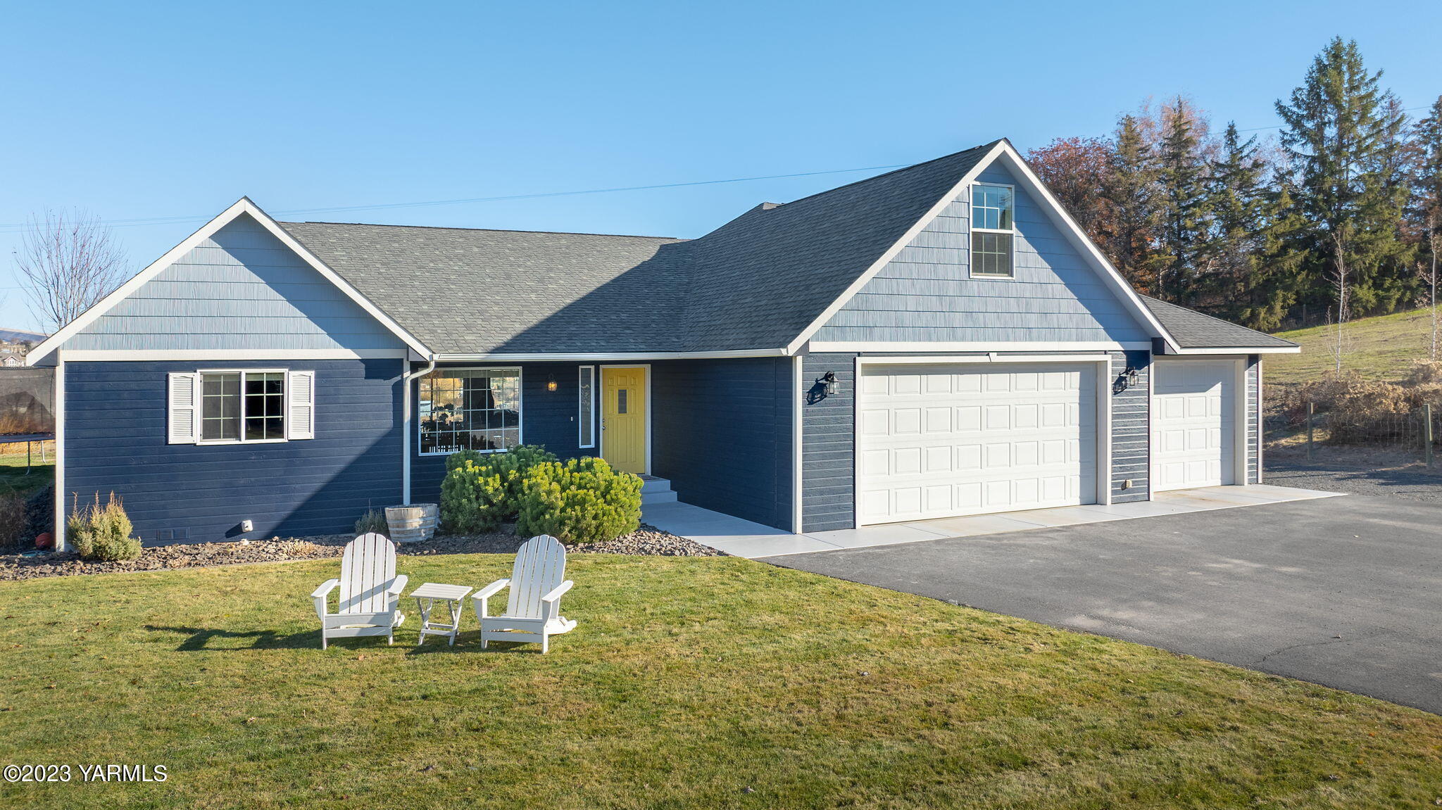 85 Parish Rd