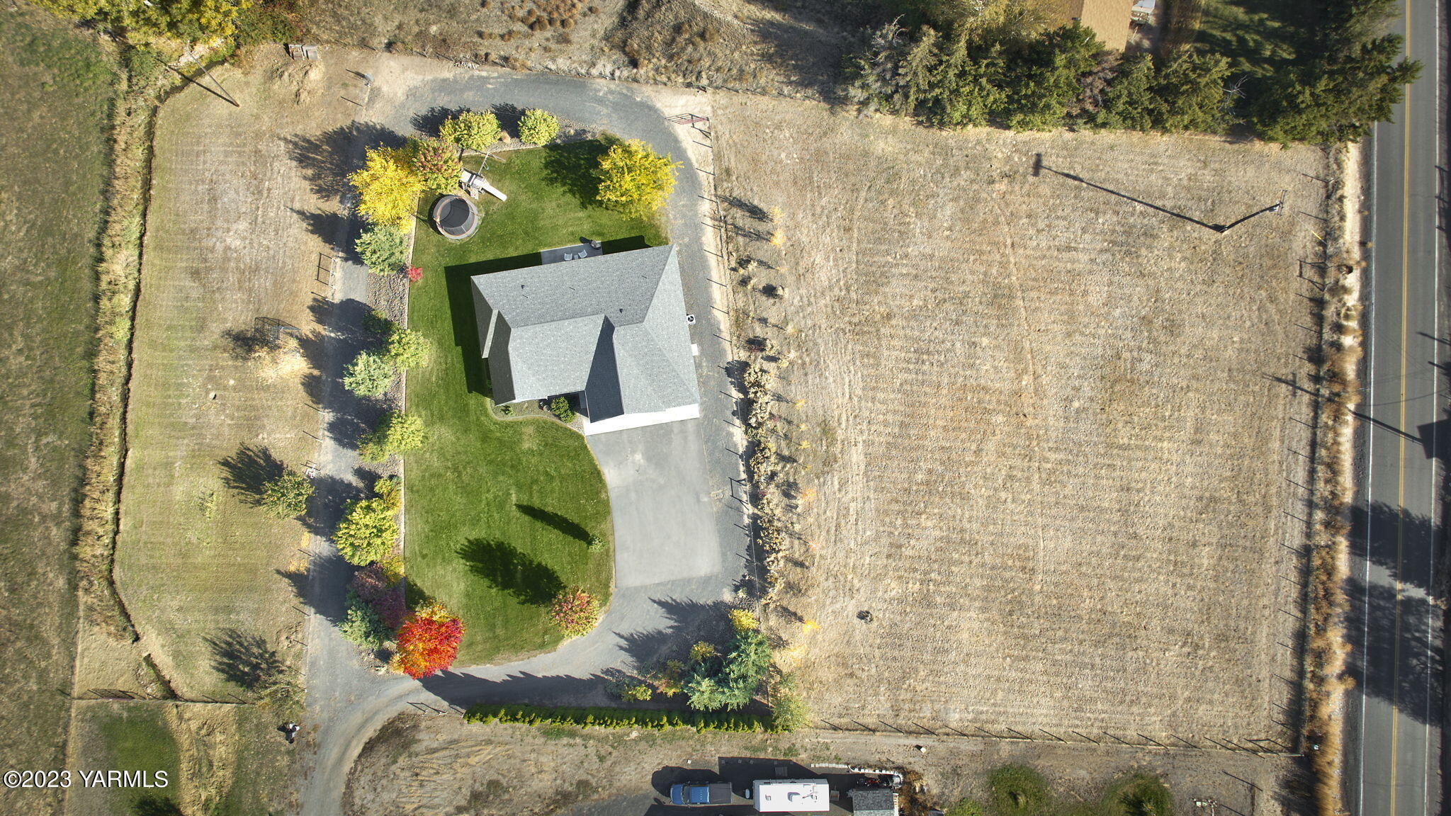 85 Parish Rd
