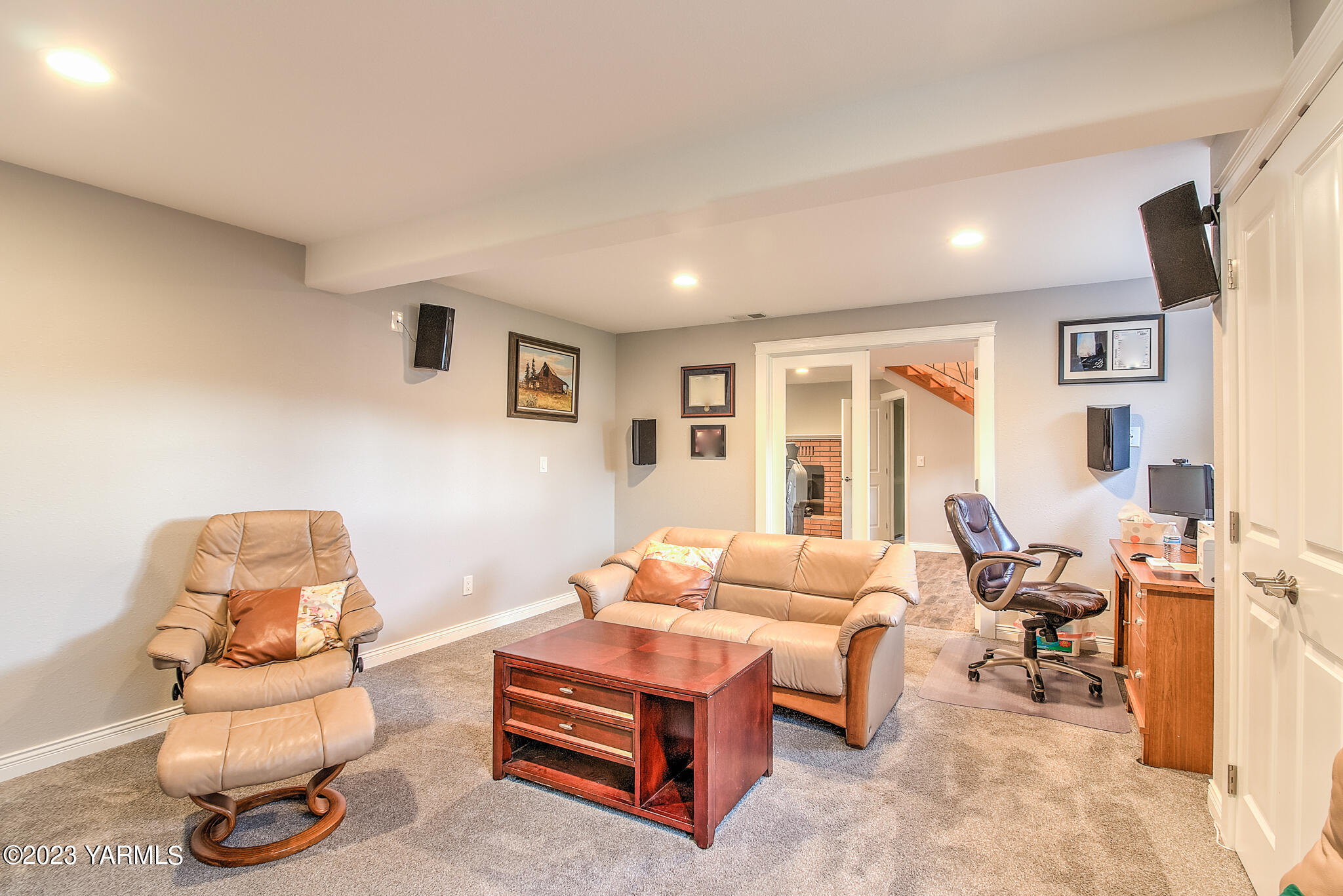 413 N 63rd Ave