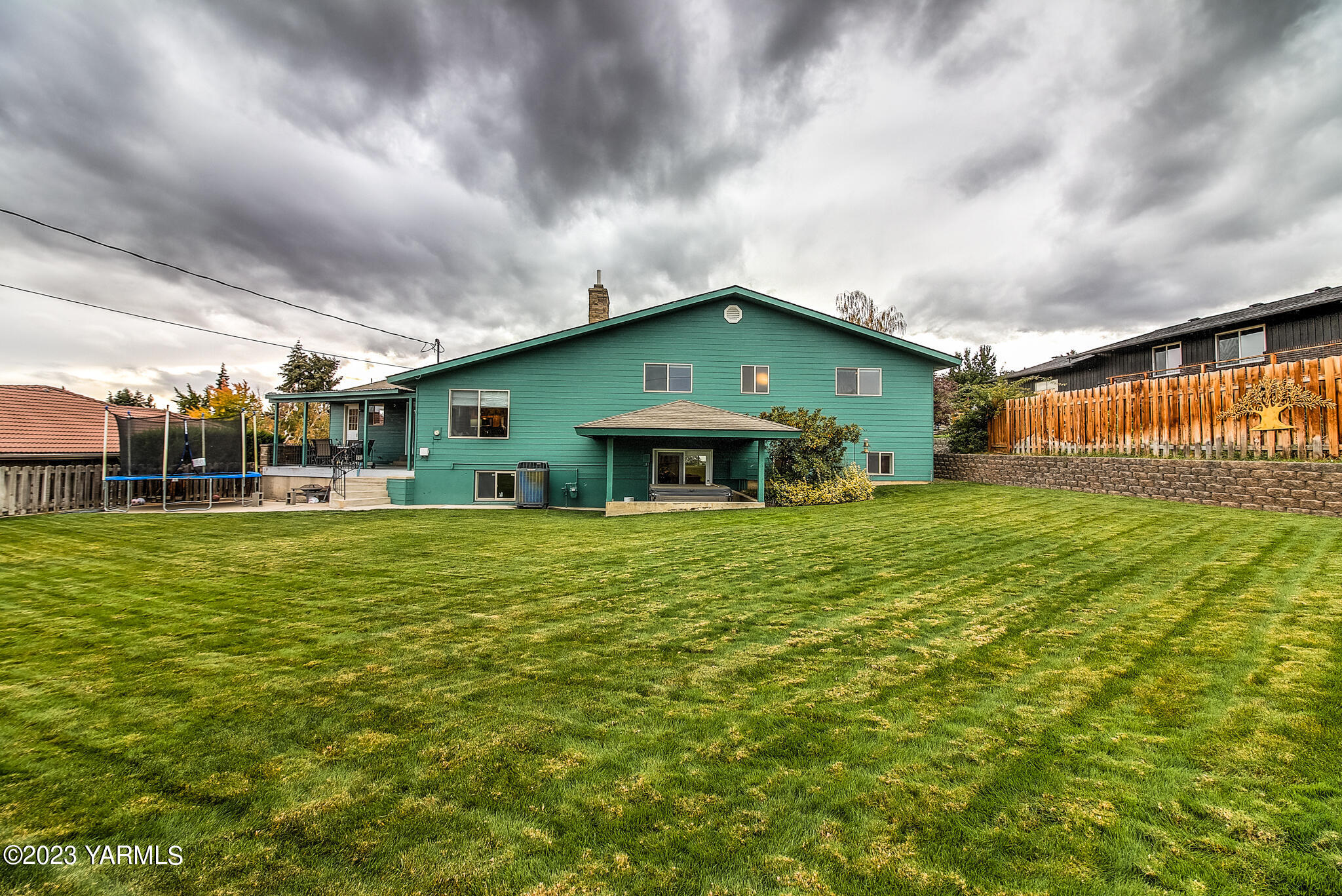 413 N 63rd Ave