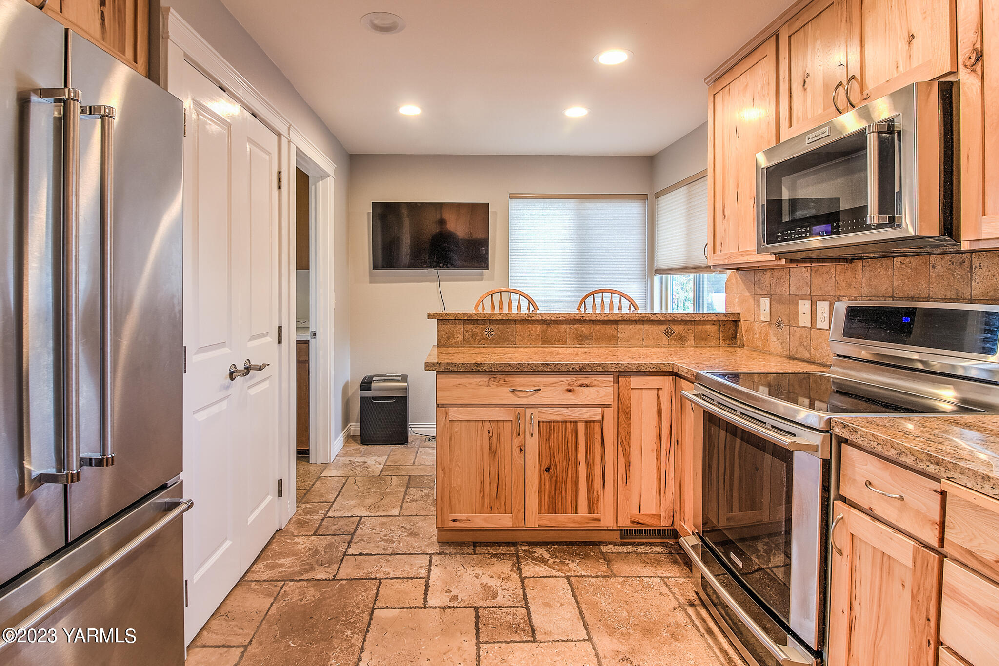 413 N 63rd Ave