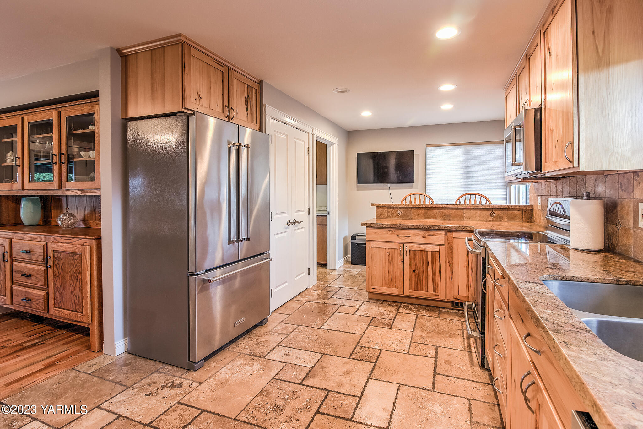 413 N 63rd Ave
