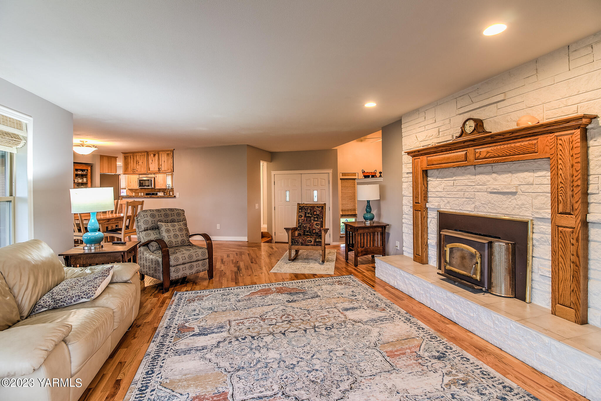413 N 63rd Ave