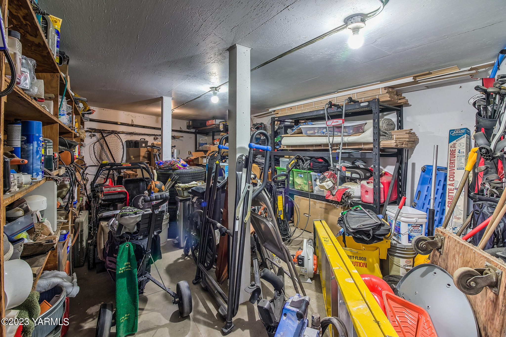 413 N 63rd Ave
