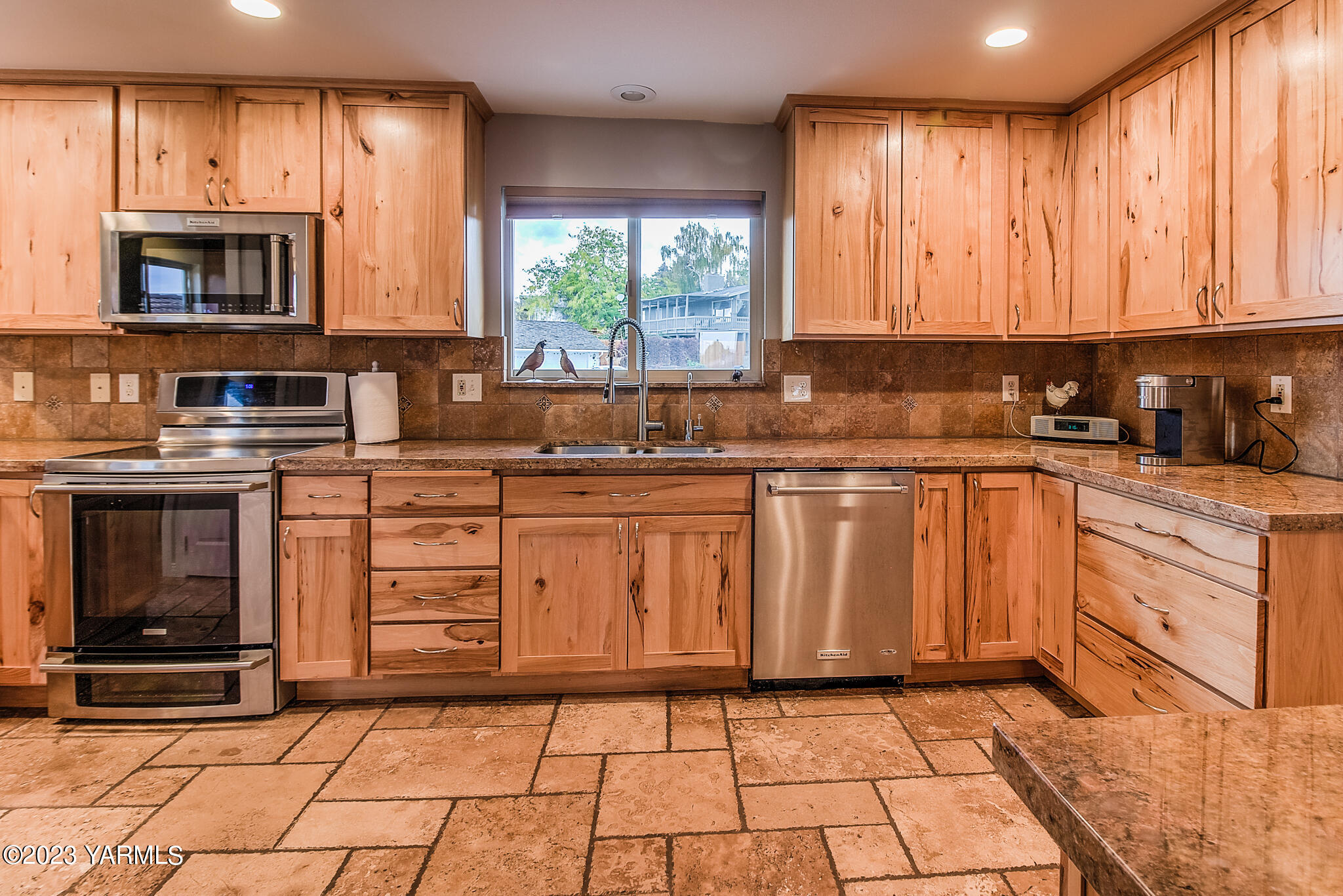 413 N 63rd Ave