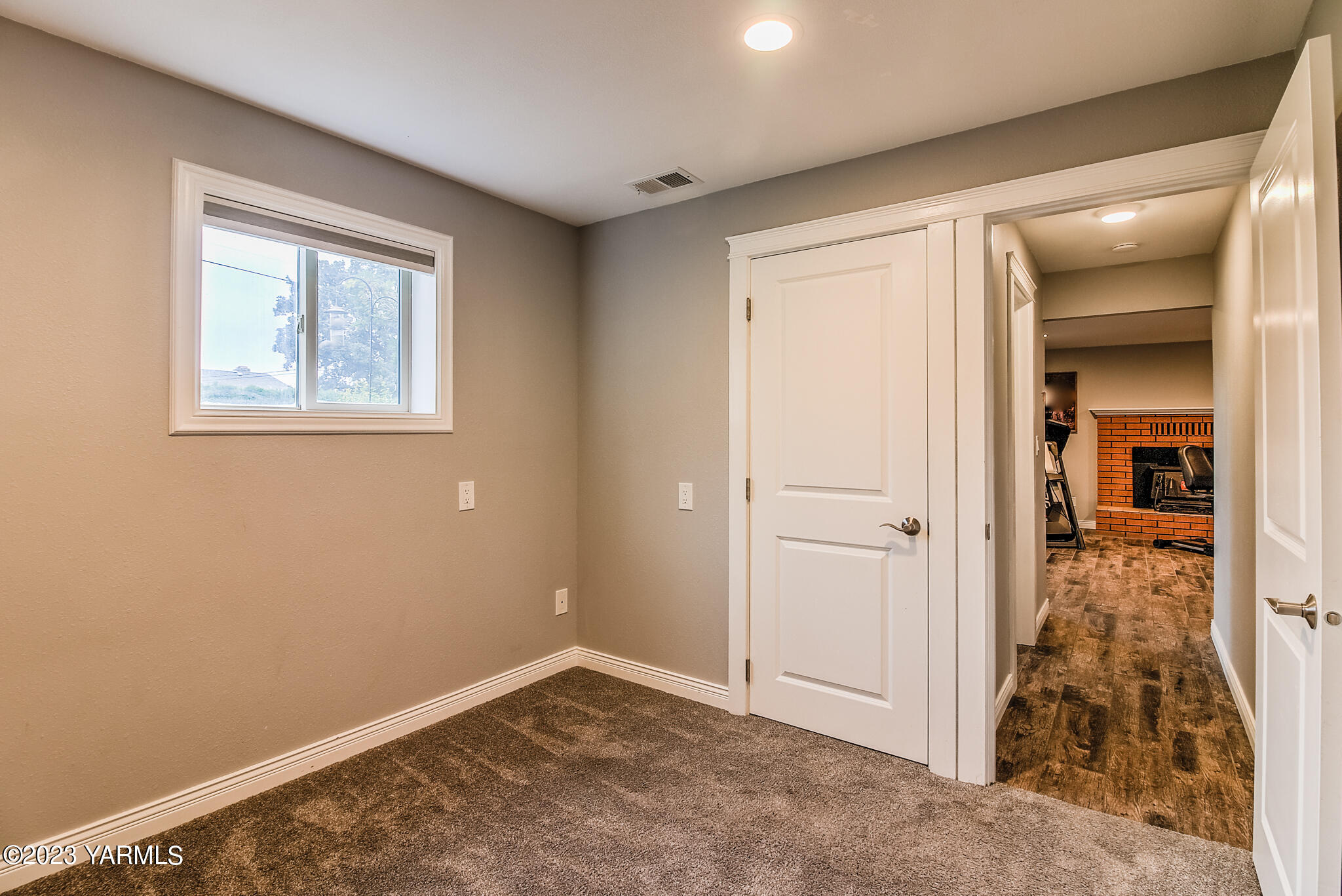 413 N 63rd Ave