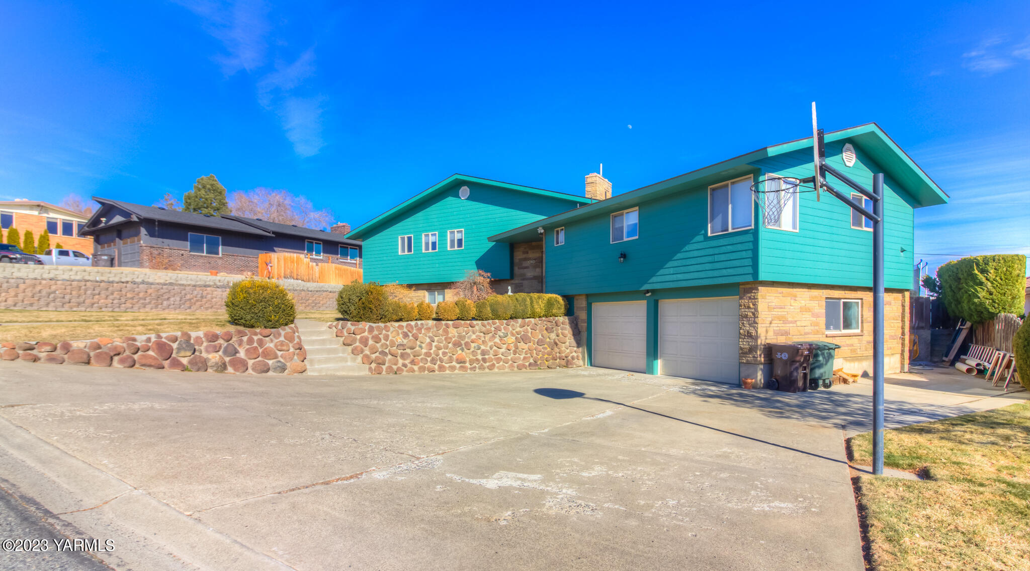 413 N 63rd Ave