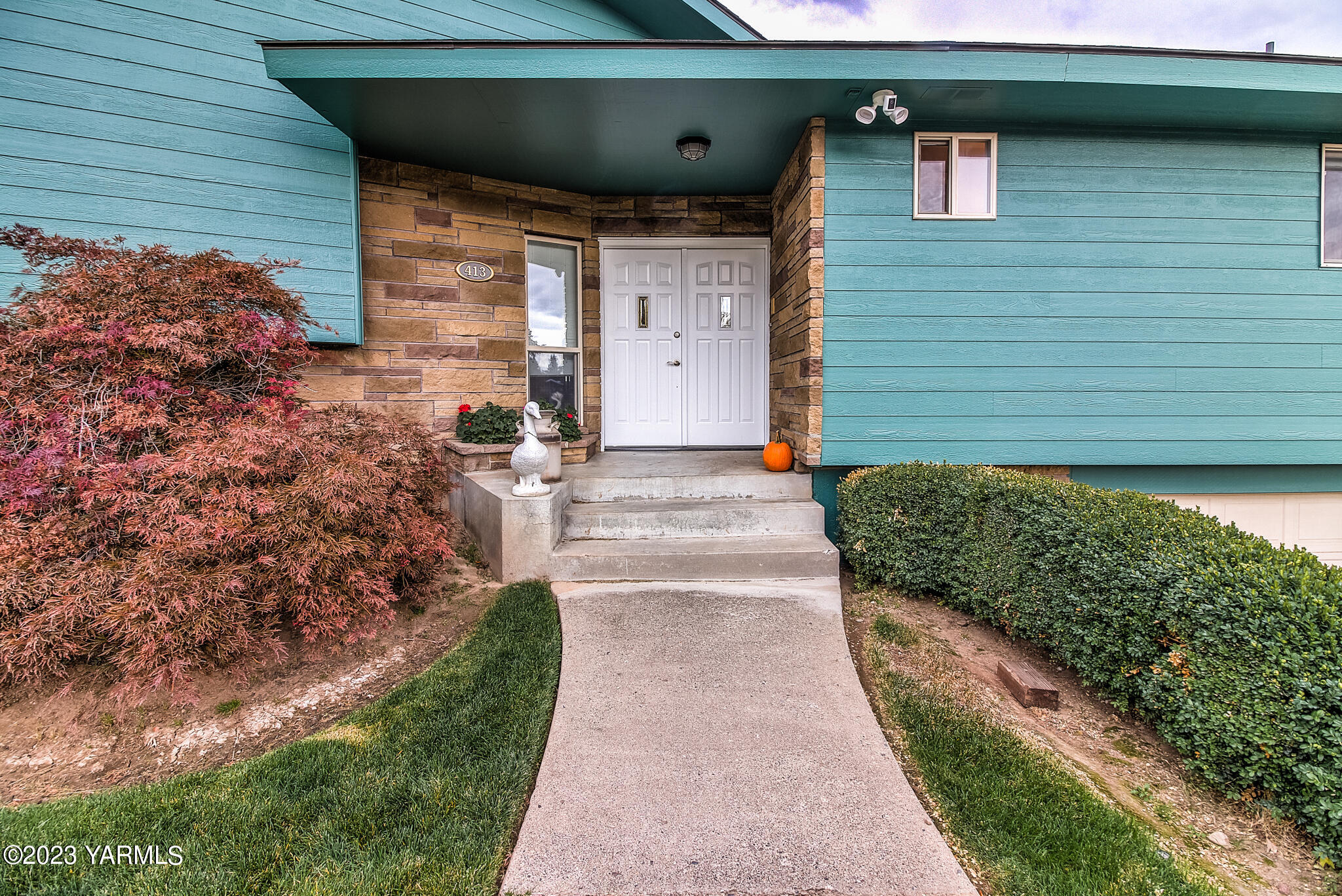 413 N 63rd Ave