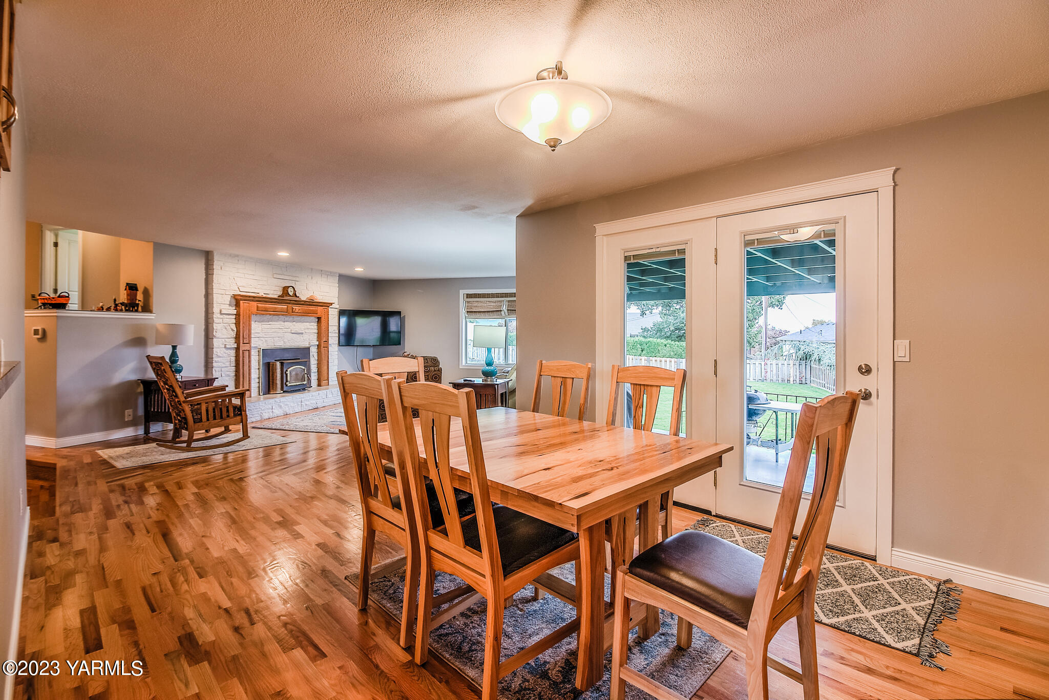 413 N 63rd Ave