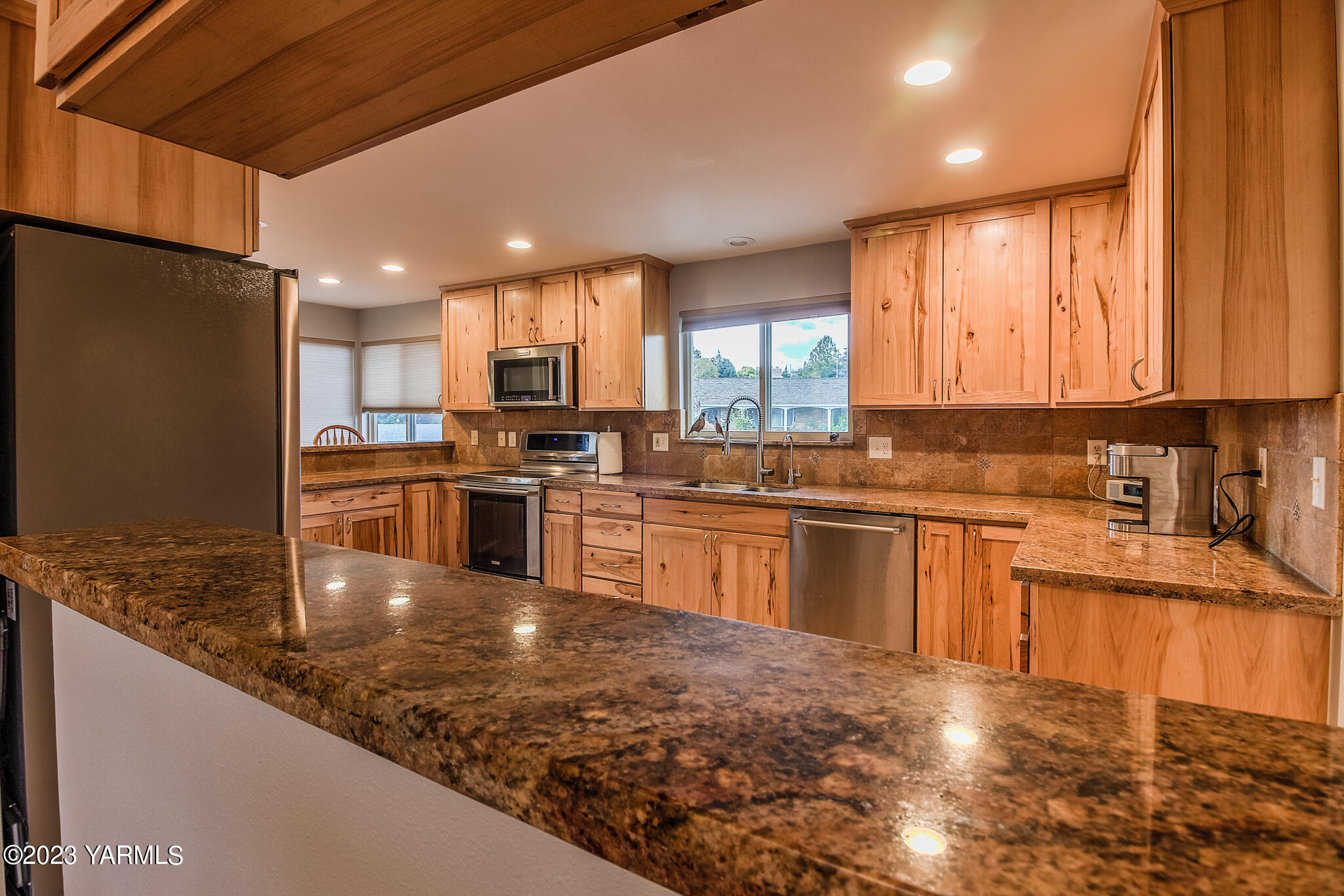 413 N 63rd Ave